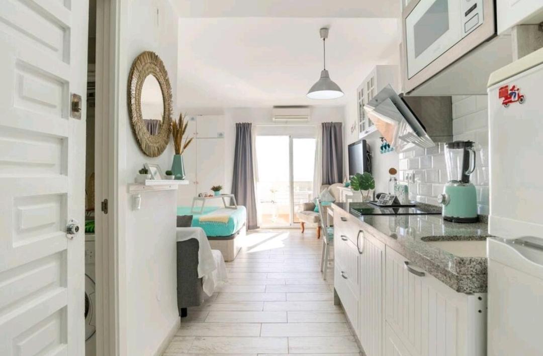 El Estudio De La Playa Benalbeach Holidays Deluxe Benalmádena Exteriér fotografie