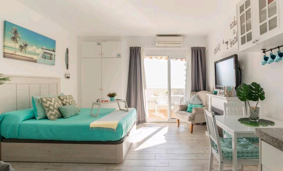 El Estudio De La Playa Benalbeach Holidays Deluxe Benalmádena Exteriér fotografie